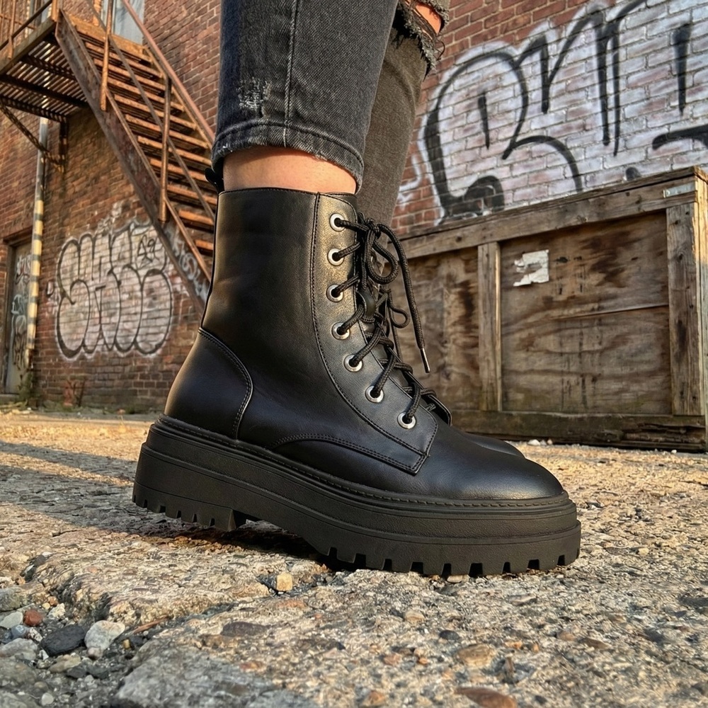 X2B Black Platform Combat Boots Chunky Lug Sole Goth Grunge Moto NWT